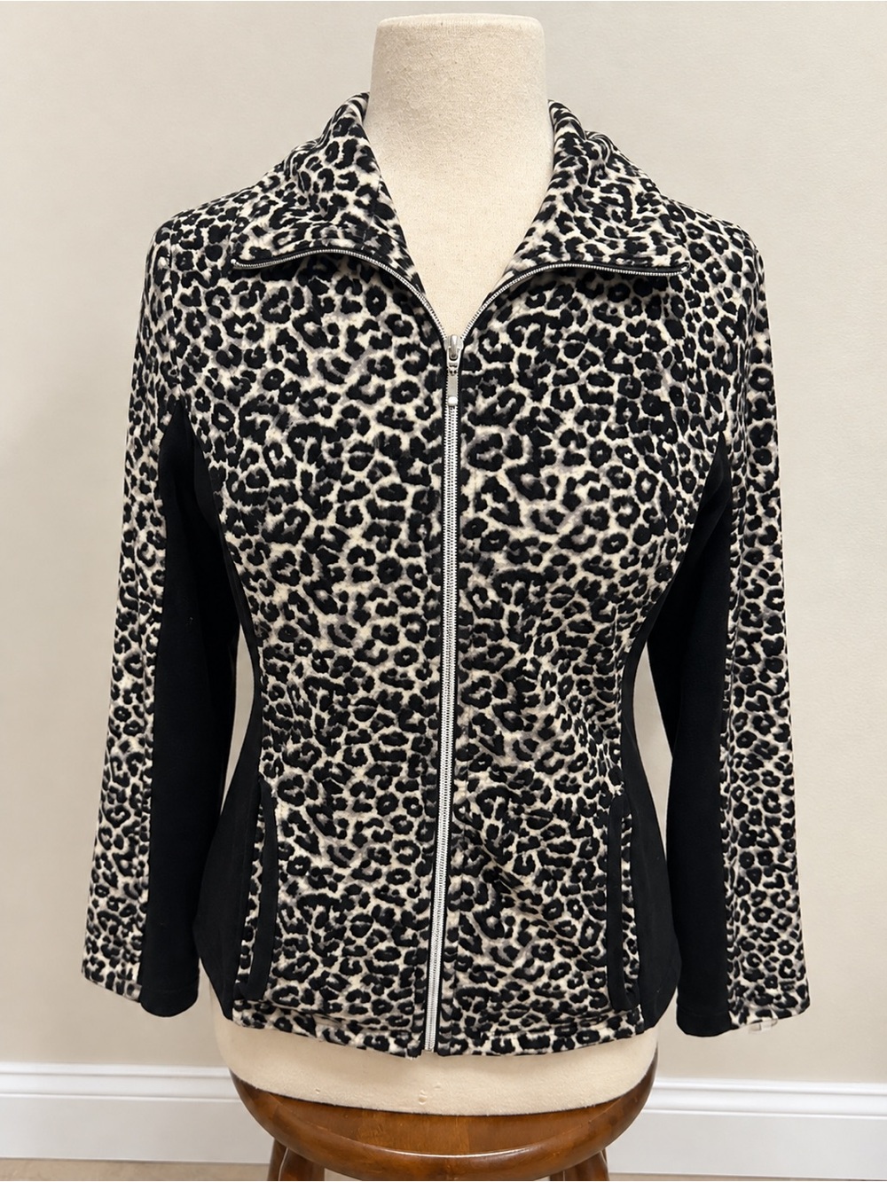 Zynergy Velour Leopard Zip-Front Jacket - Black & Cream Cheetah Print